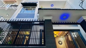 Căn nhà đẹp 54m2 ngay Hoàng Diệu,Quận 4. Giá: 3 Tỷ 220. Hẻm 4.5m thông