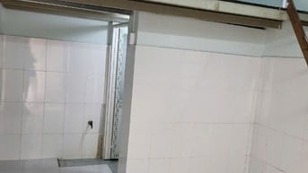 Phòng trọ 15m2 sát ngay chợ Tân Hương, quận Tân Phú, vị trí trung tâm.