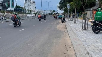 Cho thuê nhà mặt tiền Dương Quảng Hàm 