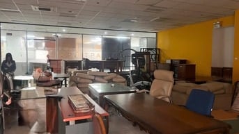 Bán sàn thương mại dịch vụ 304m2 sổ đỏ lâu dài tòa nhà D2 Giảng Võ