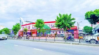 Hợp đồng 10năm. 2400m2 KHO mặt tiền. Đầy đủ công năng. KD tự do