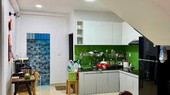 Nhà 1T1L ngay CĐ Công Thương, hẻm xe tải