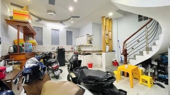 Ngang 5x15m, 4 tầng đẹp, sẵn hợp đồng 35tr/th chỉ nhỉnh 13 tỷ bán luôn
