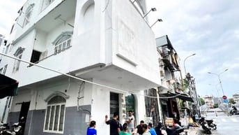 Cho thuê nhà Góc 2MT Phan Xích Long Phường 2, QPhú Nhuận.