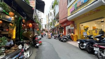 Cho thuê nhà nguyên căn mặt tiền đường xe hơi - con đường sầm uất phố 