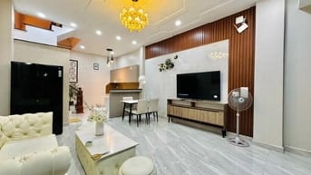 Khan hiếm tầm giá! Hẻm đẹp 6m ở Lê Văn Sỹ Quận 3 DT: 4.5x15m nở hậu 