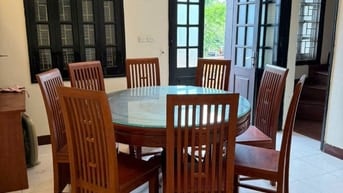 Bán 03 bộ bàn ghế gỗ hương quí, xẻ từ 01 cây gỗ lâu năm 100 tuổi