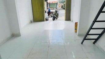 Cho thuê nhà mặt tiền Phạm Văn Bạch, P.15, Q. Tân Bình giá 11tr