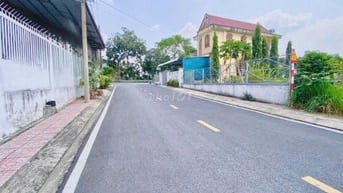 Ngộp lô đất đẹp 130m2 sát chợ Tân Thông Hội chỉ 500m-Giá 690triệu. SHR