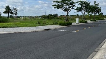 Bán gấp đất mặt tiền 100m2 sổ hồng công chứng ngay 