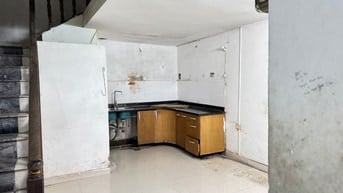 Cho thuê nhà 4 tầng tại số nhà 85 phố Yên Lạc, Vĩnh Tuy,Hai Bà Trưng,H