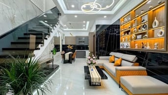 Bán Nhà Đẹp Full Nội Thất ,2 Lầu 4Pn ,Đ.Trần Xuân Soạn ,Quận 7,