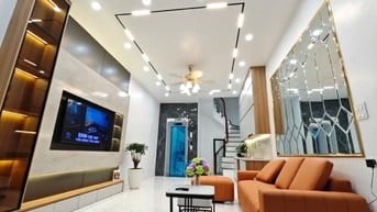Chính Chủ Bán Nhà 5 Tầng Thang Máy Ngõ 109 Đê Trần Khát Trân 10.8 Tỷ 