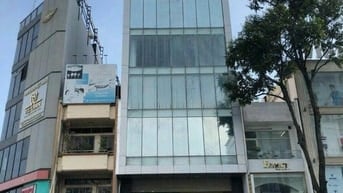 Bán gấp nhà đường An Dương Vương Quận 5.  4,85m x 21m 5 Tầng giá 28 tỷ