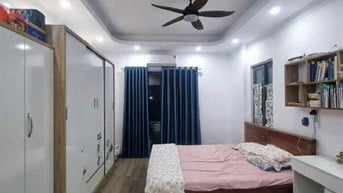 - Chính chủ cần bán gấp nhà 30m2 Mỹ Đình, giá 5,9 tỷ- Gần trường, chợ.