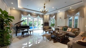 Cho thuê Biệt Thự VIP Phú mỹ Hưng giá 137 triệu( 5500usd)- hồ bơi