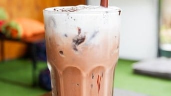 CẦN NGƯỜI BÁN TRÀ, SỮA TẠI CHỖ