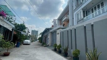 Cần Bán Gấp!! Nhà 3 tầng 4 phòng ngủ, 4wc, bếp, sân thượng trước sau