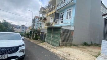 anh chị không ngại đường xa, em cũng không ngại nói