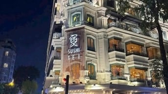 Cho thuê nhà GÓC 2MT: 200A Lý Tự Trọng, Bến Thành, Quận 1. gIÁ 16.000$