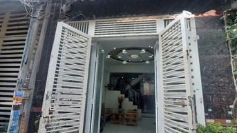 Nhà đẹp hẻm xe hơi đậu trước cửa khu dân trí cao cần bán gấp