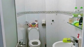 ĐỊNH CƯ MỸ BÁN NHANH NHÀ 2 LẦU XÓM ĐẤT Q.11 CHỈ 2TY350/38M2/SHR.