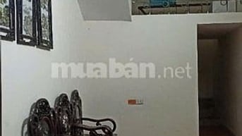 Chính chủ cho thuê cả nhà Quận Đống Đa, DT 35m2 x 3 tầng