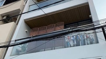 Nhà XINH ngay Ủy Ban, 4.2 x 13m, Trệt + 2 Lầu ST, Giá bán 9.5 tỷ TL