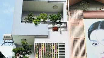 Chính chủ bán nhà mặt tiền Nguyễn Thiện Thuật, Phường 2, Quận 3