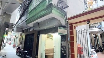 Bán Nhà-Lô Góc-Mặt Ngõ Thông-Phố Nguyễn Cao-DT 21/26m² x 5Tầng-Hơn 5Tỷ