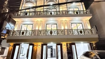 🏡 BÁN NHÀ MỚI TINH – THANG MÁY – Ô TÔ VÀO TẬN NHÀ 📍 Phường Long Biên