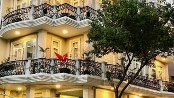 KHUÔN ĐẤT Hiếm xây CHDV Trần Bình Trọng, Q. 5. 200m2 (10.5 x 20m, NH)