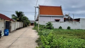 5x54 cập bên KCN Phước Đông, đường bê tông. 700tr 