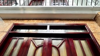 Bán nhà ngõ thông Tứ Liên - Nghi Tàm, vài bước ta cầu Tứ Liên