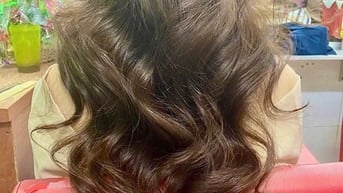 Salon Trâm Nguyễn cần tuyển gấp 2 thợ phụ, gội đầu, làm móng sơn gel 