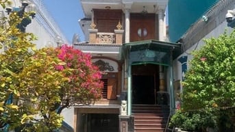 Siêu biệt thự MT Nguyễn Văn Khối (7x30) 1 hầm 4 tầng ST giá tốt