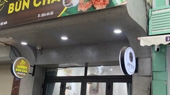 Bán nhà mặt phố Nguyễn Hữu Huân 