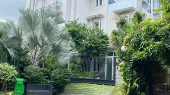 Cho thuê Biệt Thự VIP Phú mỹ Hưng giá 137 triệu( 5500usd)- hồ bơi