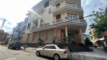 Góc 2MT Khu 110 Bà Hom. DT: ( 9 x 20m ) Hầm + 4 Tầng. Giá: 28,6 Tỷ
