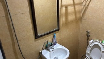 Cho thuê nhà phố hương viên, gần hồ hai bà trưng