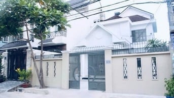 Cho thuê biệt thự P. Hiệp Bình Chánh, Q.Thủ Đức: 10mx20m(2 Lầu)