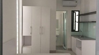 Cho thuê phòng studio đầy đủ nội thất, sáng, mát, gần ngã 4 Hàng Xanh