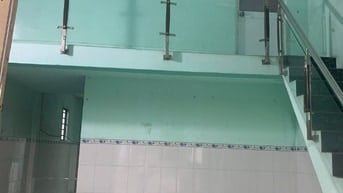 Cho thuê nhà nguyên căn  gác lửng mặt tiền  đường nhựa 