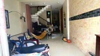 Cho thuê nhà có nội thất ngay trung tâm