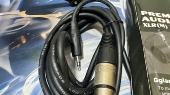 Cần pass Micro livestream AT 100 