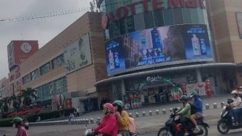 Nhà Quận 7 ngay Lotte diện tích lớn 100m2, mặt tiền nhà 6 mét