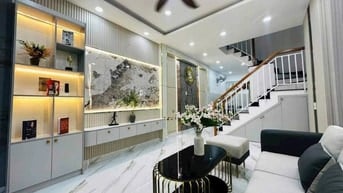 Bán gấp nhà NGUYỄN THANH TUYỀN ngay chợ PHẠM VĂN HAI 200M Giá 3,26 Tỷ