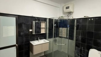 Bán Nhà ngõ 119 Trung Kính, ngõ ô tô, KD, 80m2, 3 tầng, MT 5m, 18 tỷ