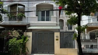 Cho thuê Nhà Mặt tiền nội bộ 6x22,5m.Tạ Quang Bửu P5Q8. 