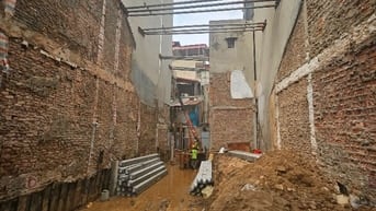 Chính chủ cần bán gấp đất mặt đường Đê La Thành- cơ hội đầu tư hiếm có